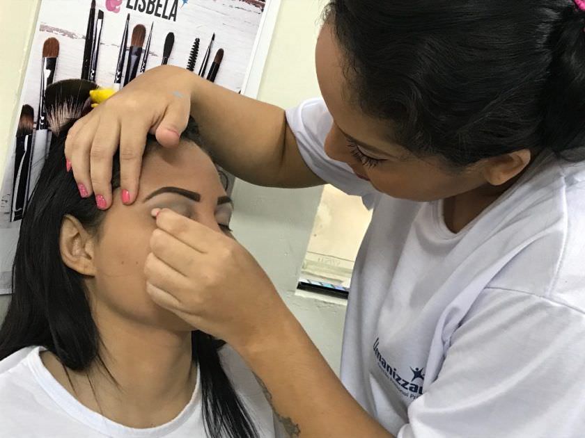 CDPF promove curso de penteados e maquiagem profissional através de projeto na unidade