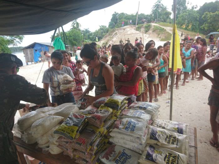 Mais de 300 indígenas Maku-Yupuh são assistidos pelo Exército Brasileiro