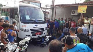 Motociclista morre após colisão com micro-ônibus no bairro Japiim