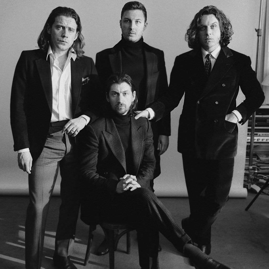 Arctic Monkeys define primeiro single do novo álbum e lança clipe, assista “Four Out Of Five”