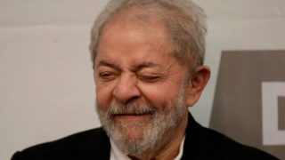 Lula assistiu jogo entre Espanha e Portugal na cela, com advogado