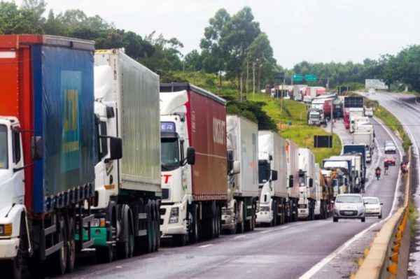 Sancionadas 3 leis do pacote de ações negociados com caminhoneiros