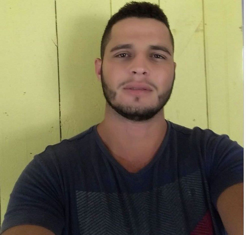 Detento que usava tornozeleira é executado na frente da mãe