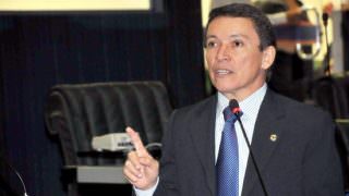 Deputado defende veto à antecipação do reajuste a servidores da Saúde
