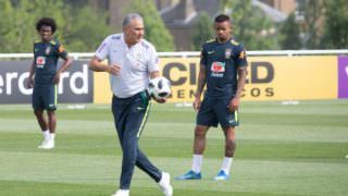 Tite deve repetir escalação de vitória sobre a Alemanha
