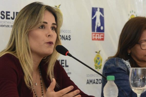 Após distribuição gratuita de bolas, Janaína Chagas está na mira do TRE