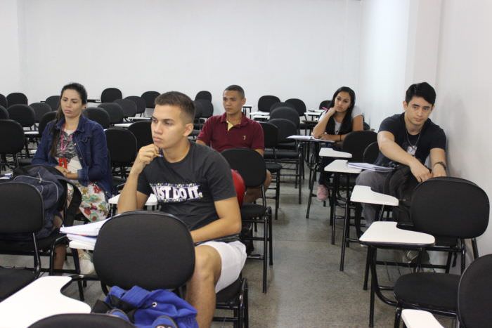Demora de concursos do governo desmotiva amazonenses