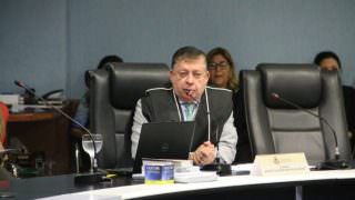 TCE determina que prefeito faça licitação para regularizar serviço de transporte