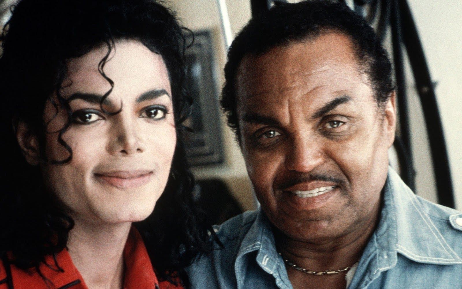 Pai de Michael Jackson é hospitalizado com câncer terminal