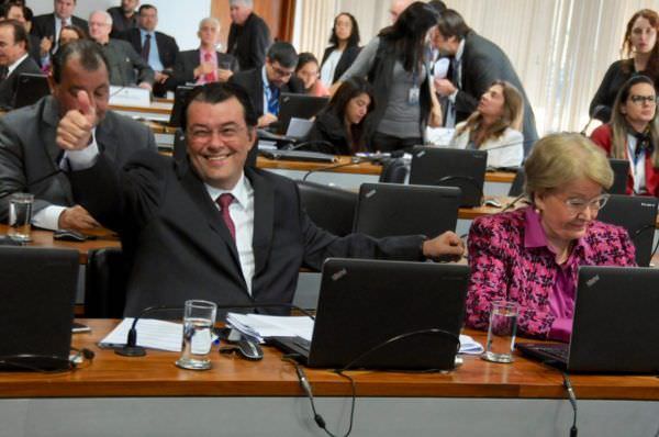 Braga e parlamentares do AM vencem primeira batalha contra decreto que prejudica ZFM