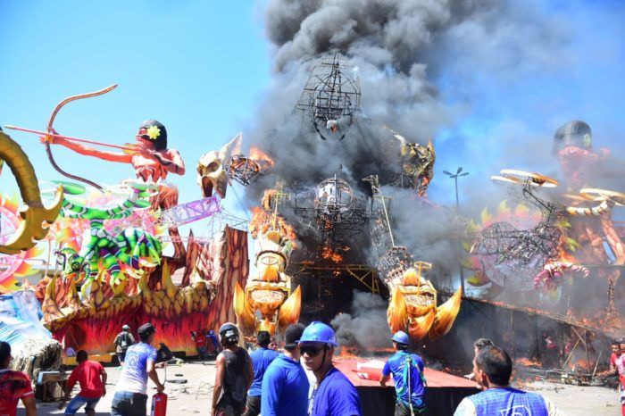 Incêndio destrói alegoria do Boi Caprichoso, em Parintins
