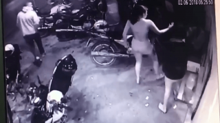 Mulheres espancam morador de rua; veja vídeo
