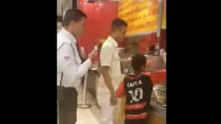 Segurança de Shopping tenta impedir pagamento de almoço para criança
