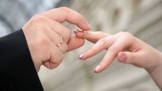 Câmara aprova proibição de casamento de menores de 16 anos