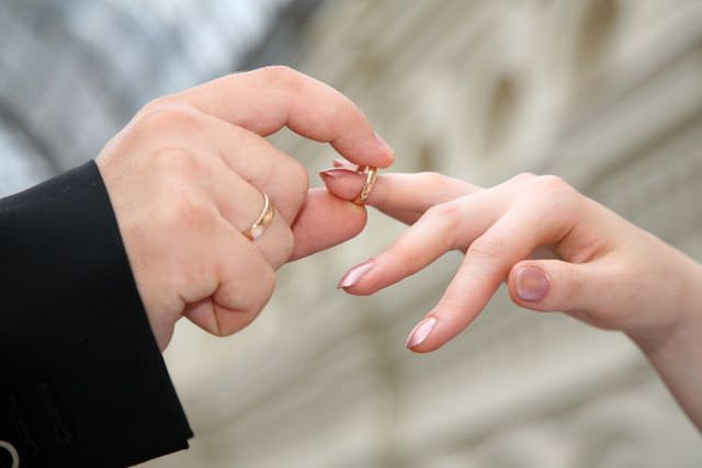 Câmara aprova proibição de casamento de menores de 16 anos