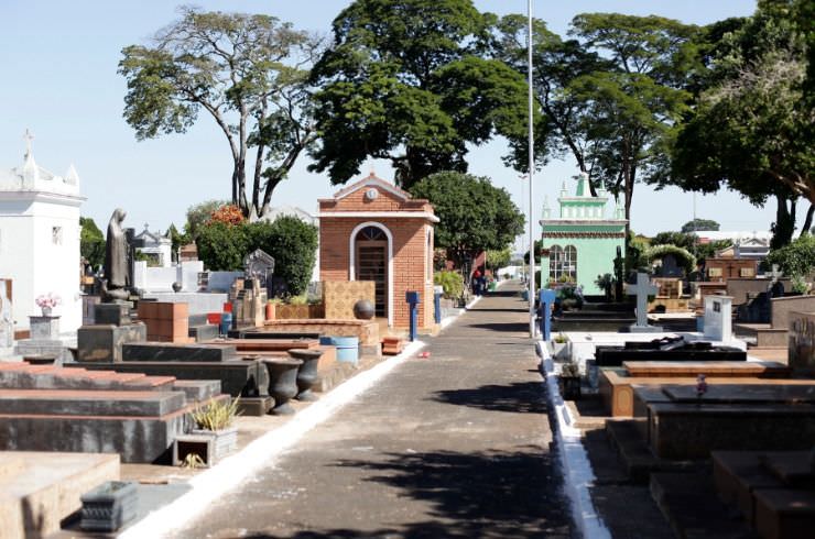 Manaus realizou 36 sepultamentos na véspera do Dia das Mães