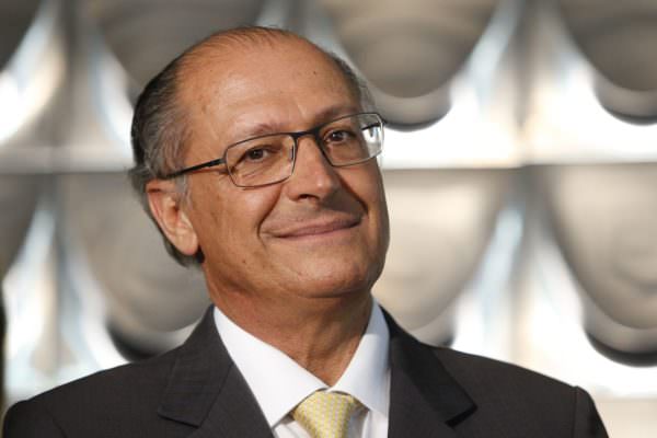 Nova Constituição não tem sentido e é perda de tempo, diz Alckmin