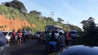 Após acidente em estrada, taxistas realizam protesto na  AM-010