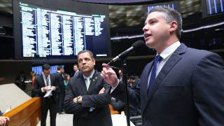 Projeto libera o município para receber recursos federais de programas sociais, mesmo estando inscrito no cadastro de inadimplentes