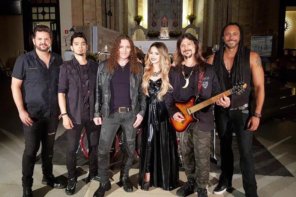 FINALMENTE! Angra lança clipe de ‘Black Widow’s Web’ com participação de Sandy