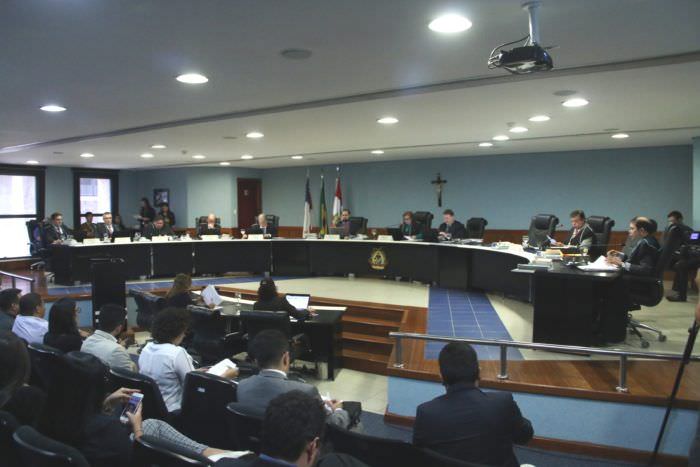 Ex-prefeito de município do AM é multado em R$ 34 mil por irregularidades