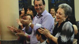Mãe do senador Omar Aziz, Delphina Aziz morre aos 81 anos em Manaus