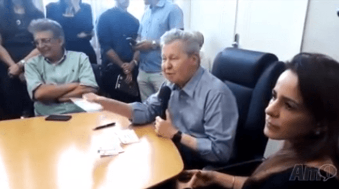 Prefeito Arthur Neto assina nomeação de professores aprovados em concurso da Semed