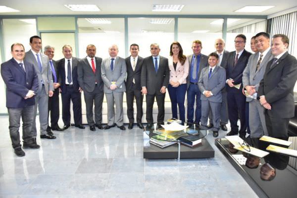 Aleam recebe prestação de contas do mandato de Pascarelli à frente do Tjam