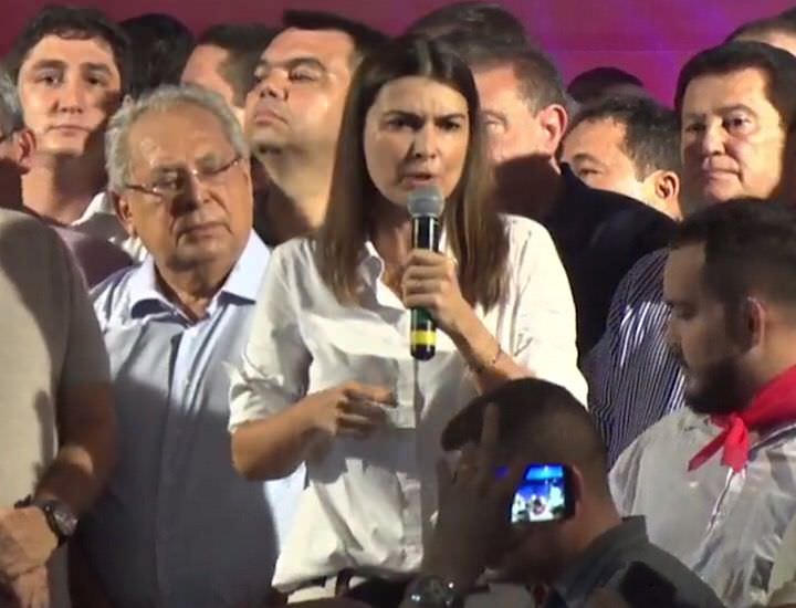 Sem força, Rebecca se alia a caciques e diz que ‘povo quer Amazonino de novo’