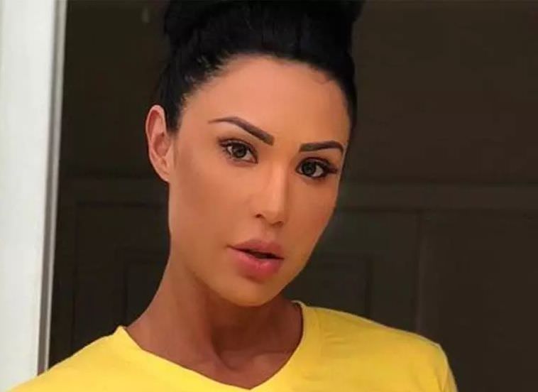 Gracyanne Barbosa torce pelo Brasil usando calcinha minúscula; veja