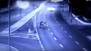 VÍDEO: Motorista foge após atropelar grupo de adolescentes; menina de 15 anos morreu