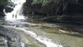 Jovem desaparece após tentar tirar ‘selfie’ em cachoeira no AM
