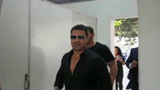 Suspeito de estelionato, cantor Eduardo Costa presta depoimento em Belo Horizonte