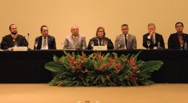 Em período eleitoral, Amazonino se 'vangloria' por aumentar repasse do orçamento ao TCE