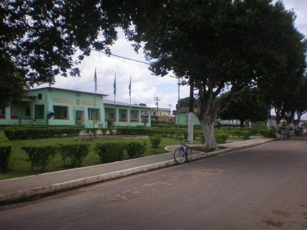 Sindicato pede bloqueio de recursos da educação em cidade do interior do AM