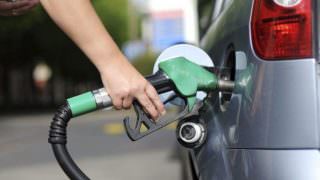 Gasolina sobe em 14 Estados, mas valor médio recua 0,09%, diz ANP