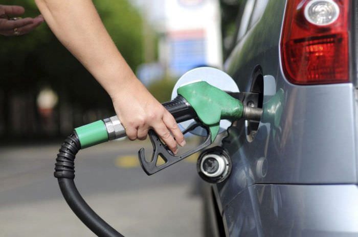 Petrobras mantém sem alteração preço médio da gasolina nas refinarias