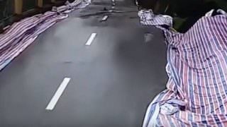 Vídeo mostra momento aterrorizante em que rua inteira desmorona na China