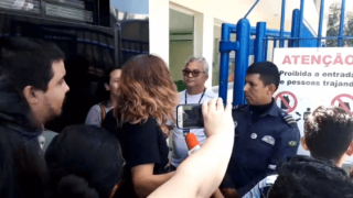 Candidatos exigem conversar com secretário e são impedidos de entrar na Seduc