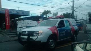 Trio é preso após assalto a mão armada em supermercado, no Novo Aleixo