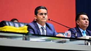 A quase dois meses das eleições, David tem três partidos para disputar o governo
