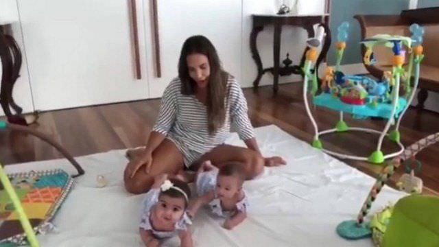 Ivete Sangalo mostra rosto de gêmeas pela primeira vez em vídeo fofo