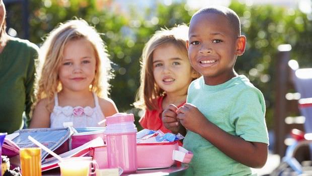 Nutricionistas dão dicas de como preparar uma merenda escolar saudável para os filhos