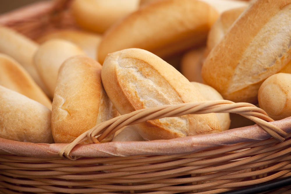 Preços do pão e do macarrão vão subir com alta do dólar
