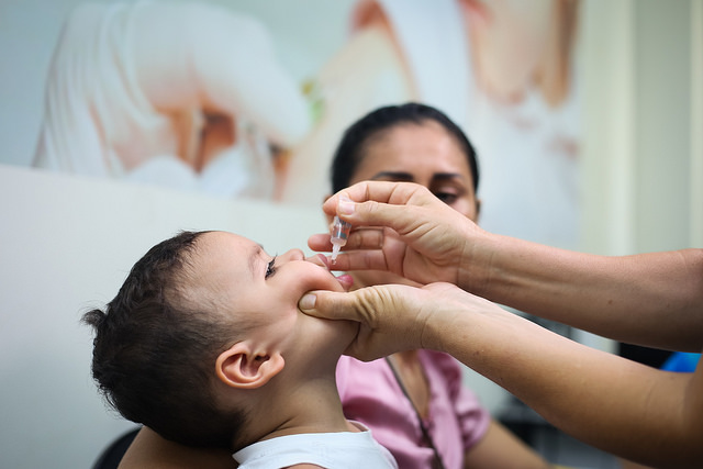 Dez UBSs oferecem a vacina contra poliomielite neste sábado