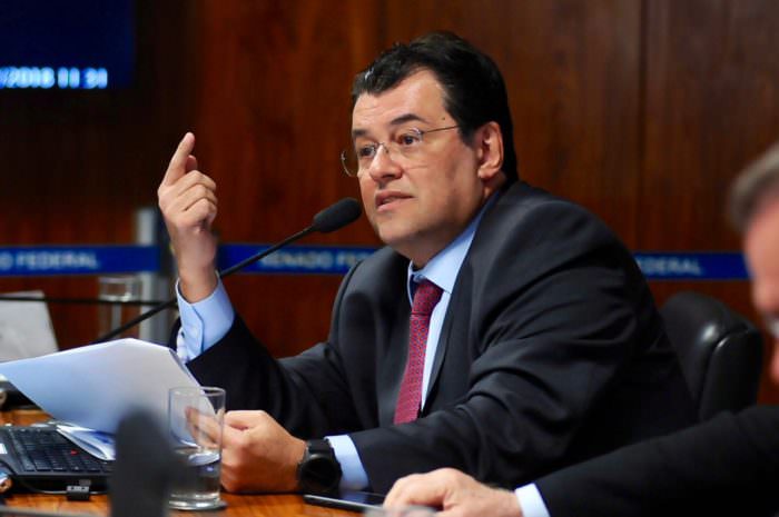 Eduardo defende a necessidade de atrair novas indústrias