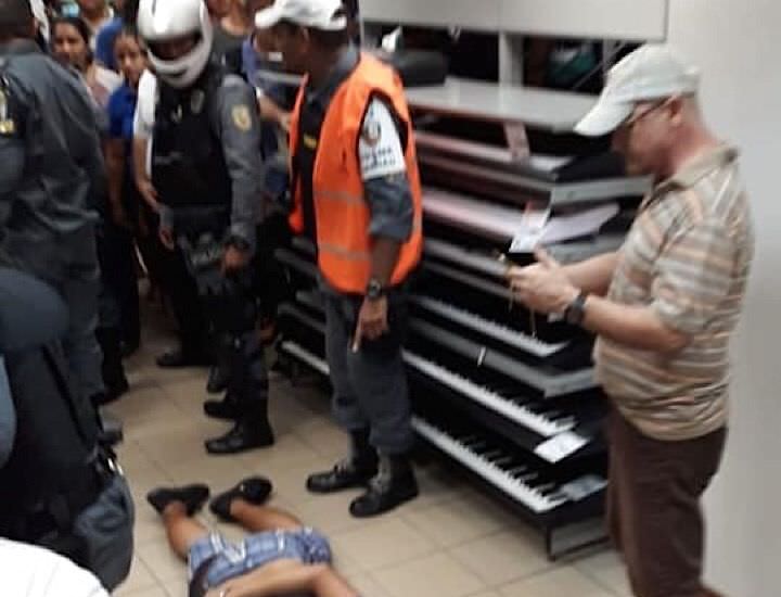 Homem é baleado nas nádegas ao tentar assaltar policial, no Centro de Manaus