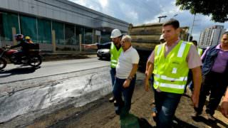 'Amazonino asfalta as mesmas ruas recuperadas pela prefeitura', diz Arthur