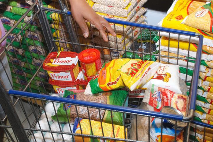Em Manaus, cesta básica diminuiu R$ 12,72 no mês de julho, aponta Dieese