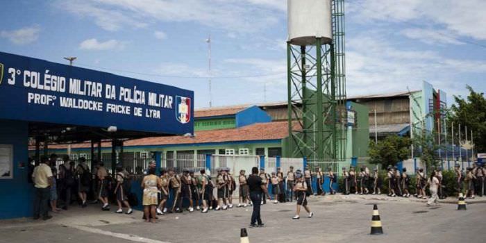 Escola do Estado cobra material, merenda e até dinheiro de pais